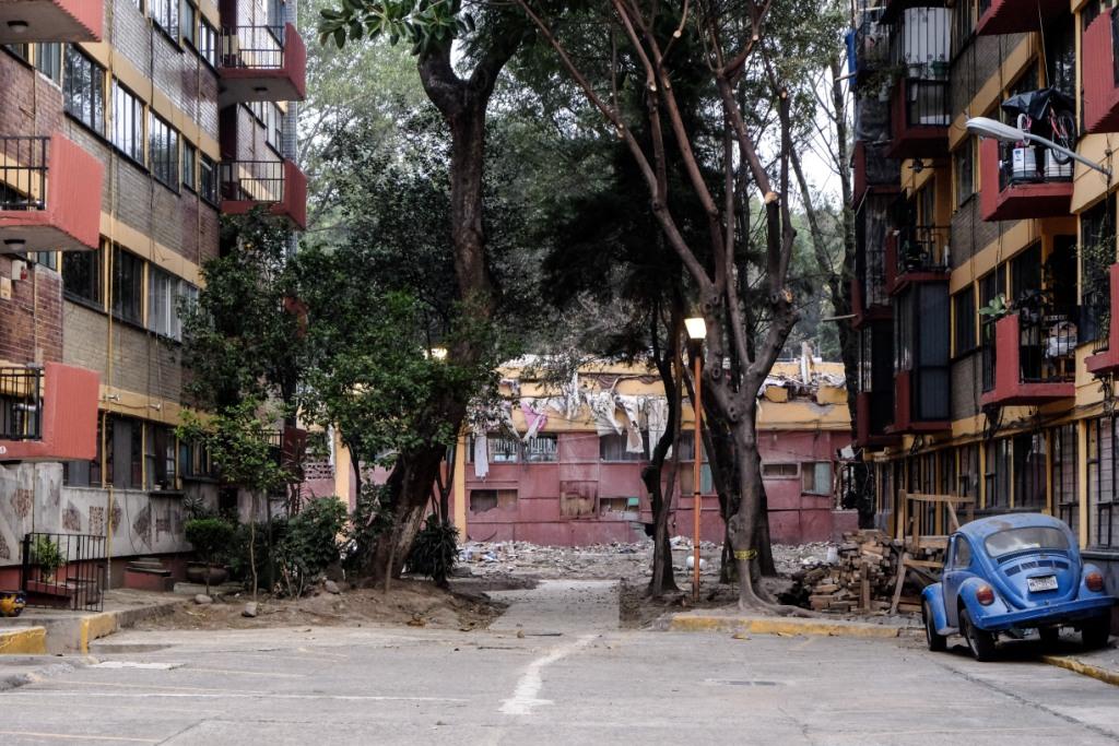 La fundación Carlos Slim cooperará en la construcción de 400 viviendas y el Tec de Monterrey con 30 más.