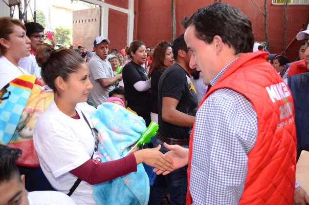 Mikel Arriola se comprometió a acabar con el desabasto de agua y la inseguridad en Iztapalapa.
