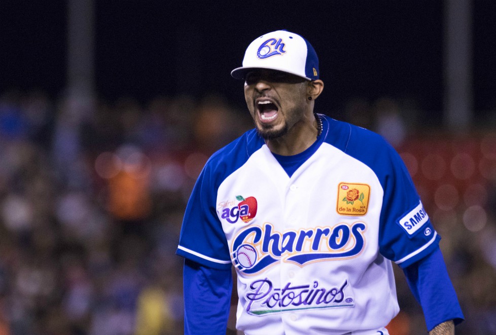 Romo mostró su calidad, pero ahora fue con ayuda del bateo. 