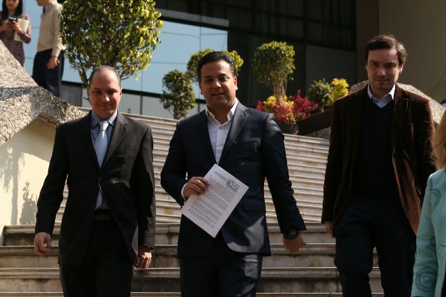 Damián Zepeda acudió al PAN a presentar una denuncia por presuntos desvíos de recursos del PRI a las campañas de 2016. 