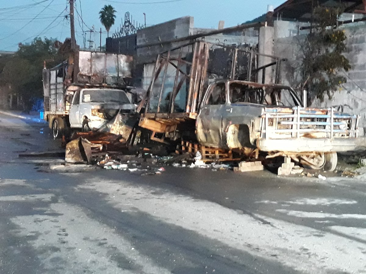 Elementos de Bomberos de Nuevo León y Protección Civil apagaron el fuego.