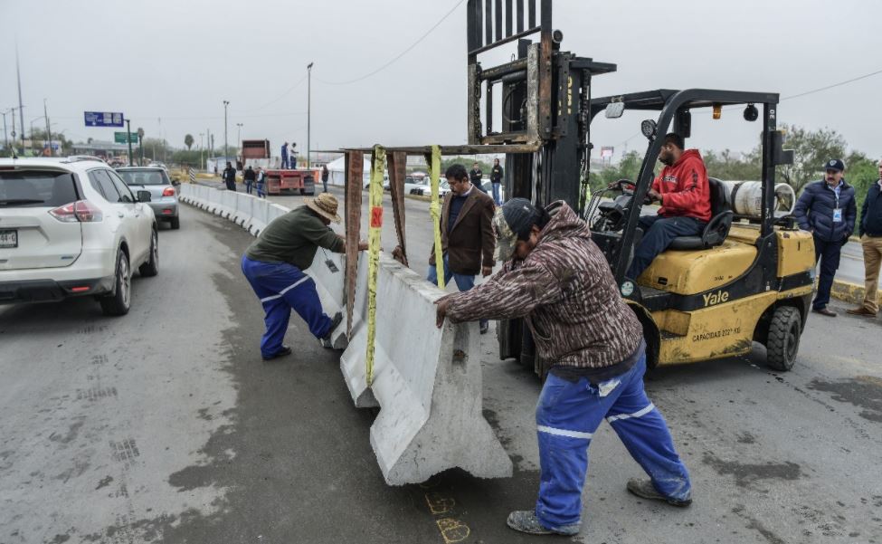 Delimitan carril Sentri en Nuevo Laredo.