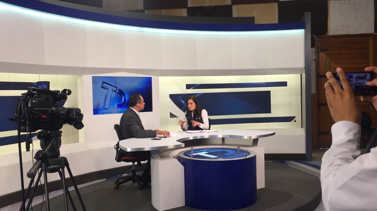 Diputada federal, Alejandra Gutiérrez Campos en entrevistas para Telediario. 