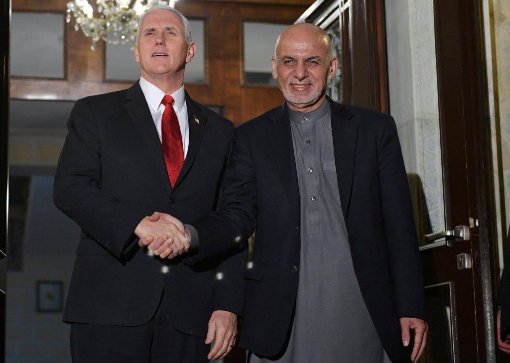 El vicepresidente estadunidense Mike Pence y el presidente afgano Ashraf Ghani.
