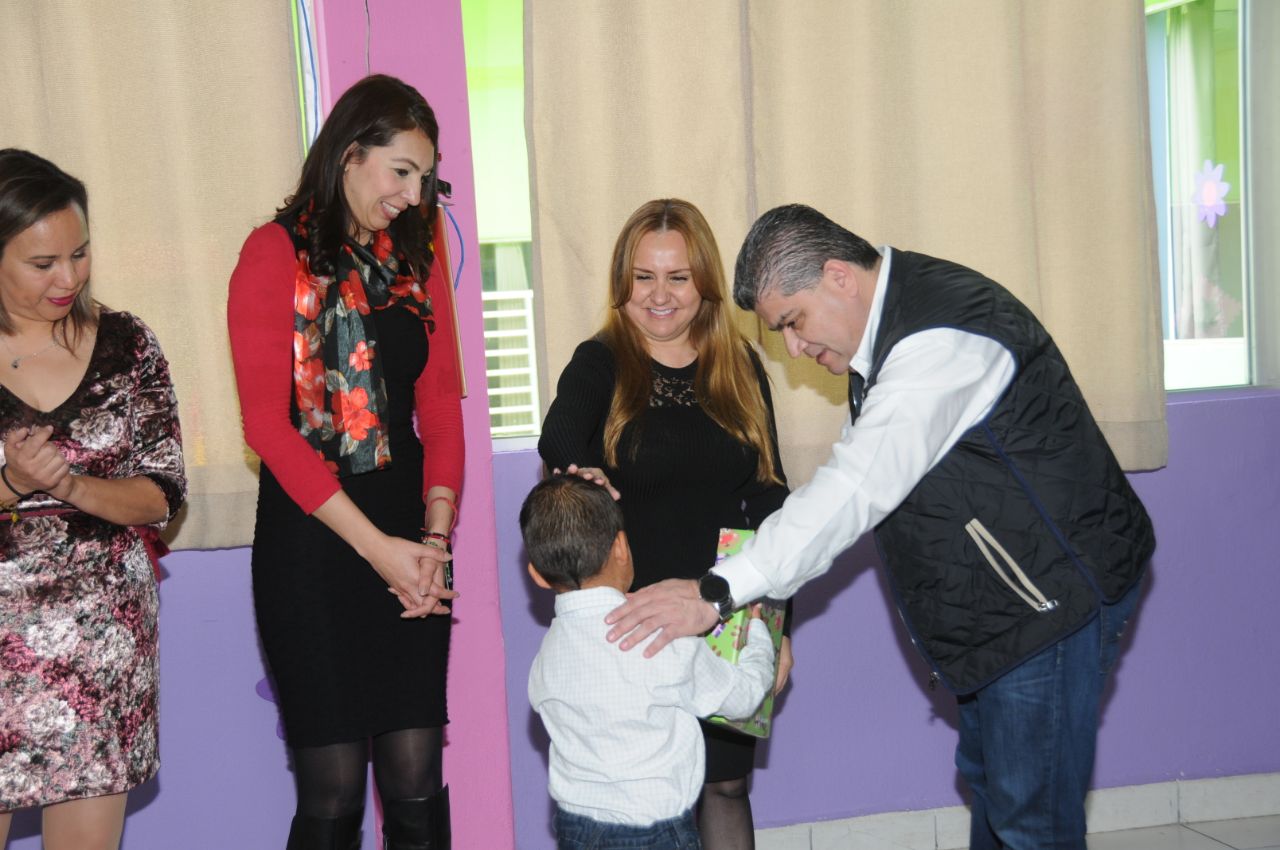 Exhortó a encargados de la institución brindar la atención necesaria a los niños.