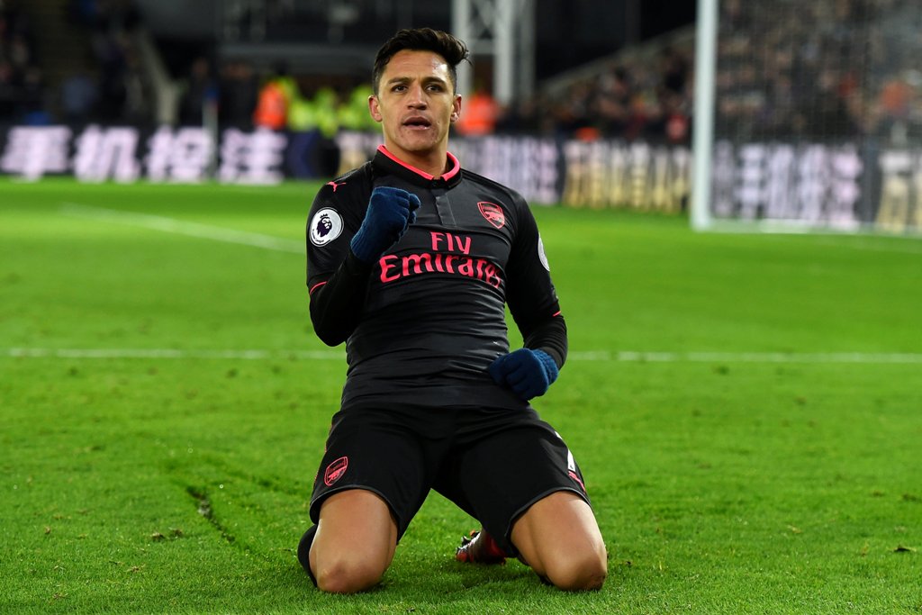 Alexis Sánchez en festejo de gol 