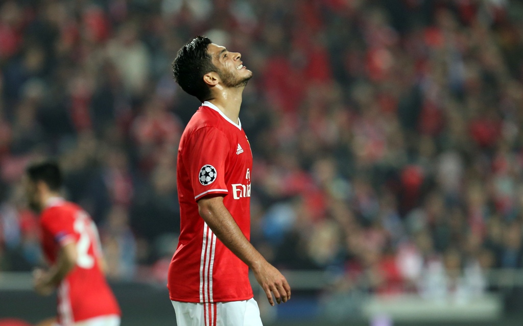 Delantero Raúl Alonso Jiménez en lamento