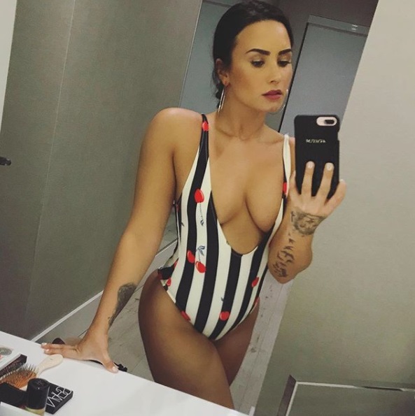 Este es el sexy traje de baño de Demi Loavto