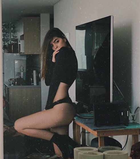 La sensual foto de María Levy causó diversas reacciones entre sus fans