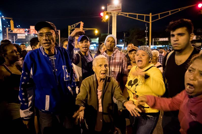 Venezuela vive una Navidad con focos de protestas pues en la última semana se han registrado, casi a diario, manifestaciones por falta de "todo".