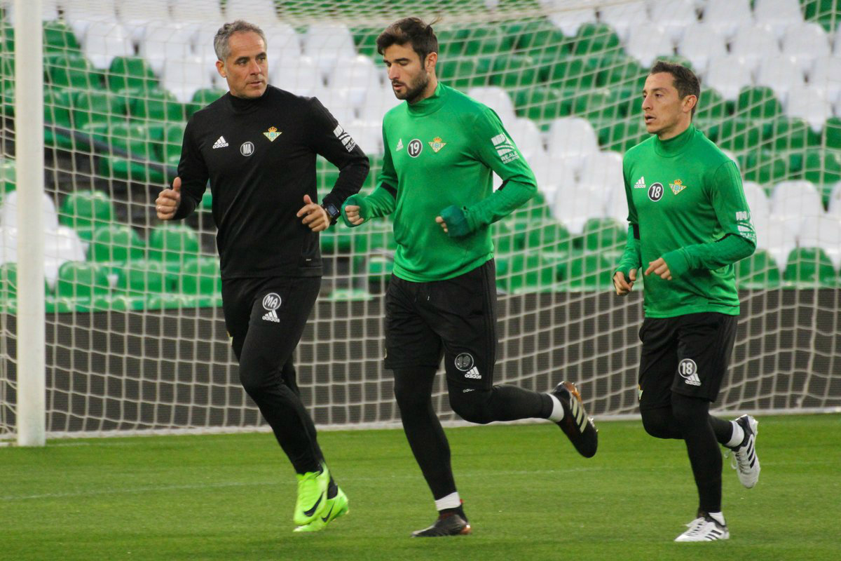 Andrés Guardado está de regreso en los entrenamientos con el Real Betis