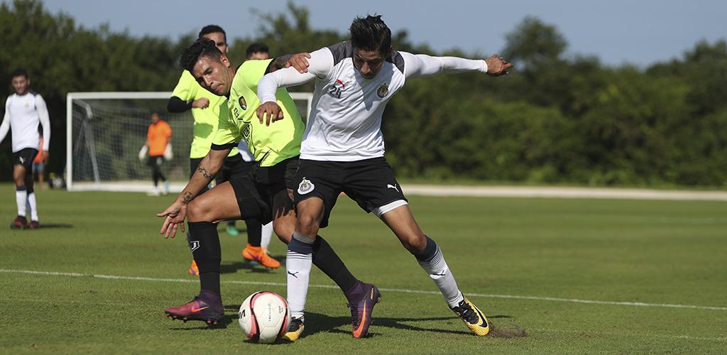 Chivas vence a Venados en juego de preparación 