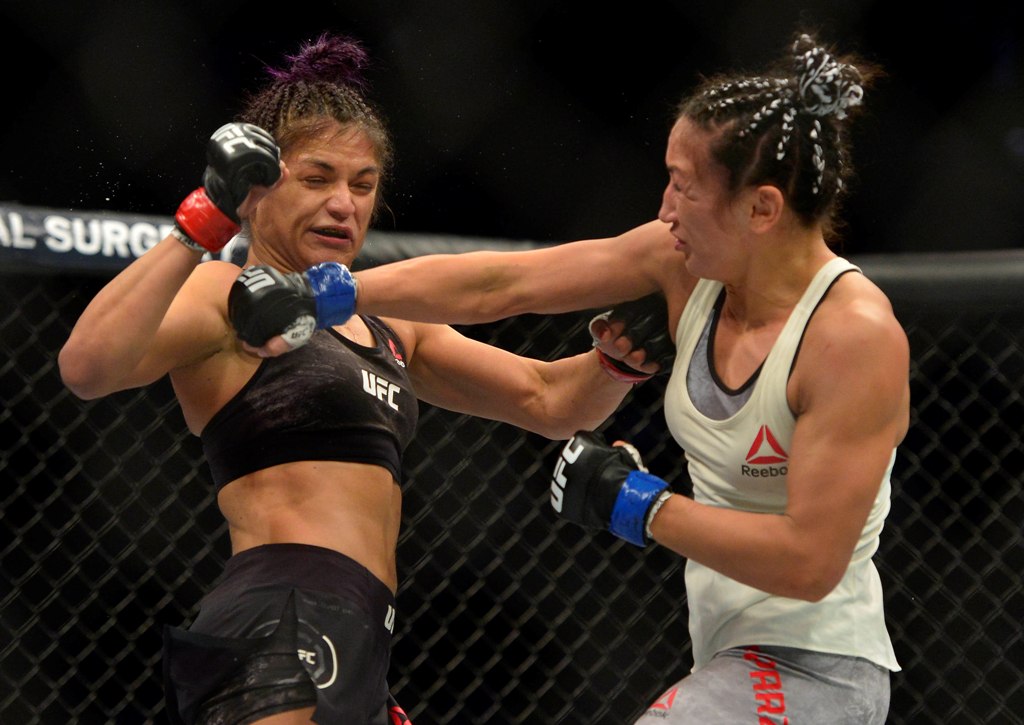 Carla Esparza y Cynthia Calvillo en UFC 219 