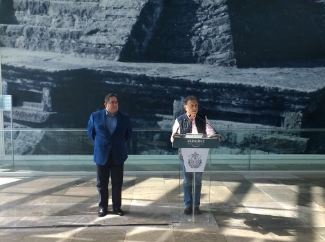 El gobernador Miguel Ángel Yunes Linares, en rueda en el WTC Veracruz.