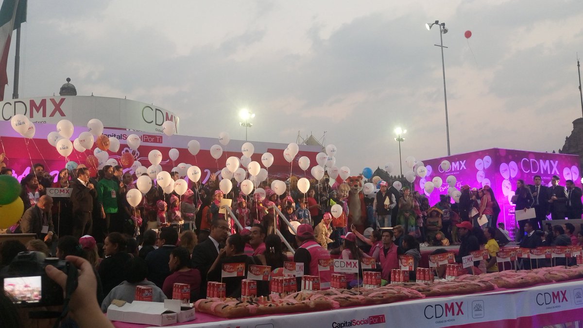 En la elaboración de la rosca participarán más de 2 mil 142 personas.