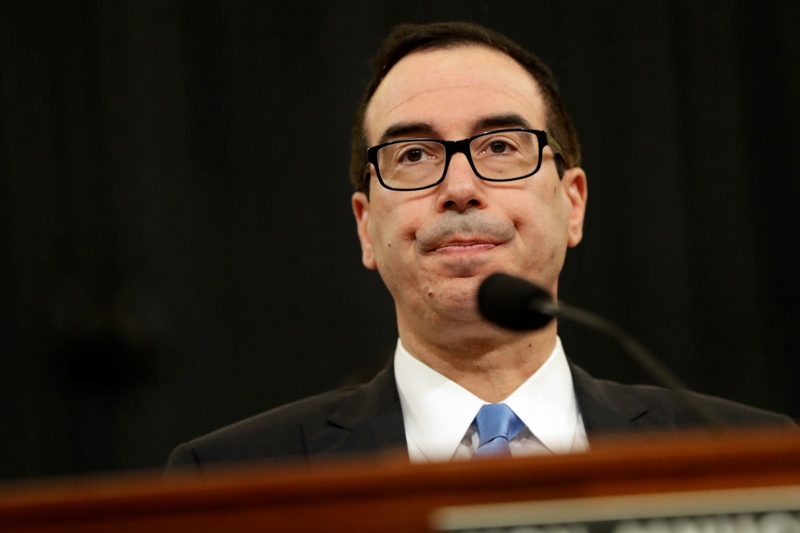 El secretario del Tesoro, Steven Mnuchin  llamó a la comunidad internacional "a aislar aún más al "régimen opresivo" de Nicolás Maduro.