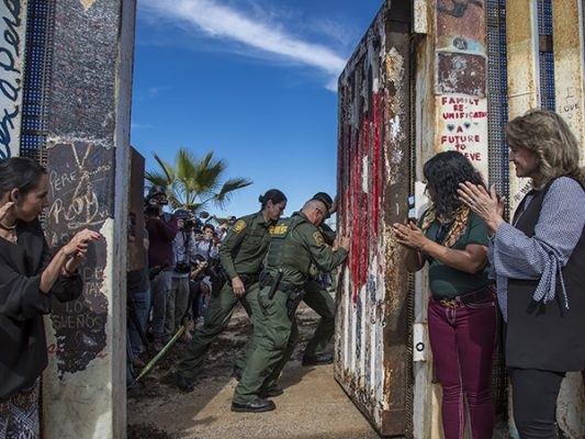 Este año no se abrirá la puerta, por lo que decenas de familias verán frustrados sus planes de abrazar a sus parientes.
