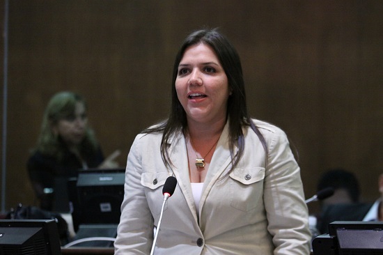 La psicóloga clínica fue elegida hoy como la nueva vicepresidenta de Ecuador.