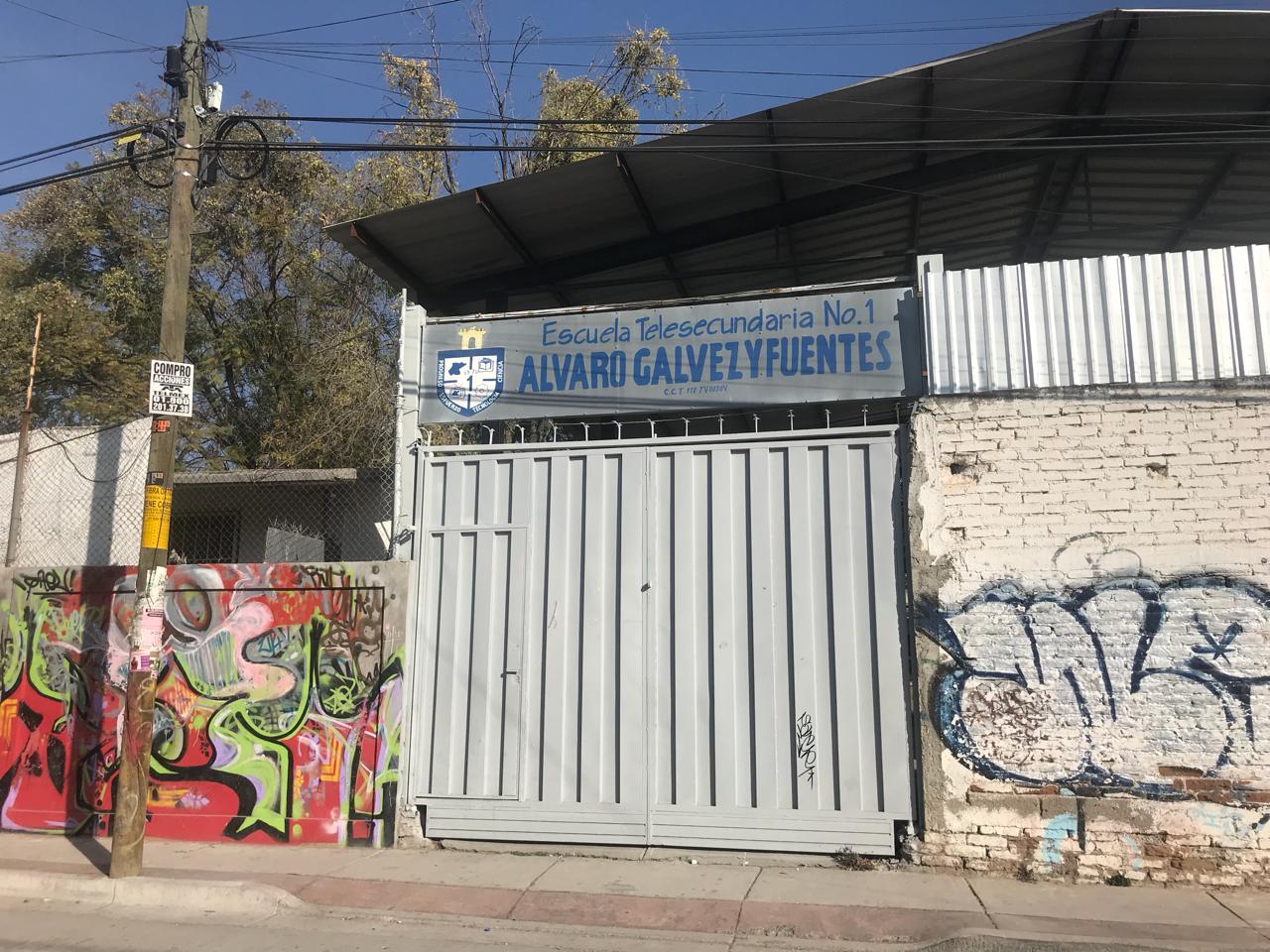 Escuelas cerca de la construcción de gasera. 