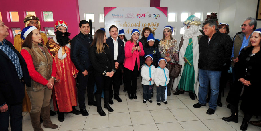 El gobernador y la presidenta del DIF Estatal estuvieron este día de reyes en la Casa Hogar.
