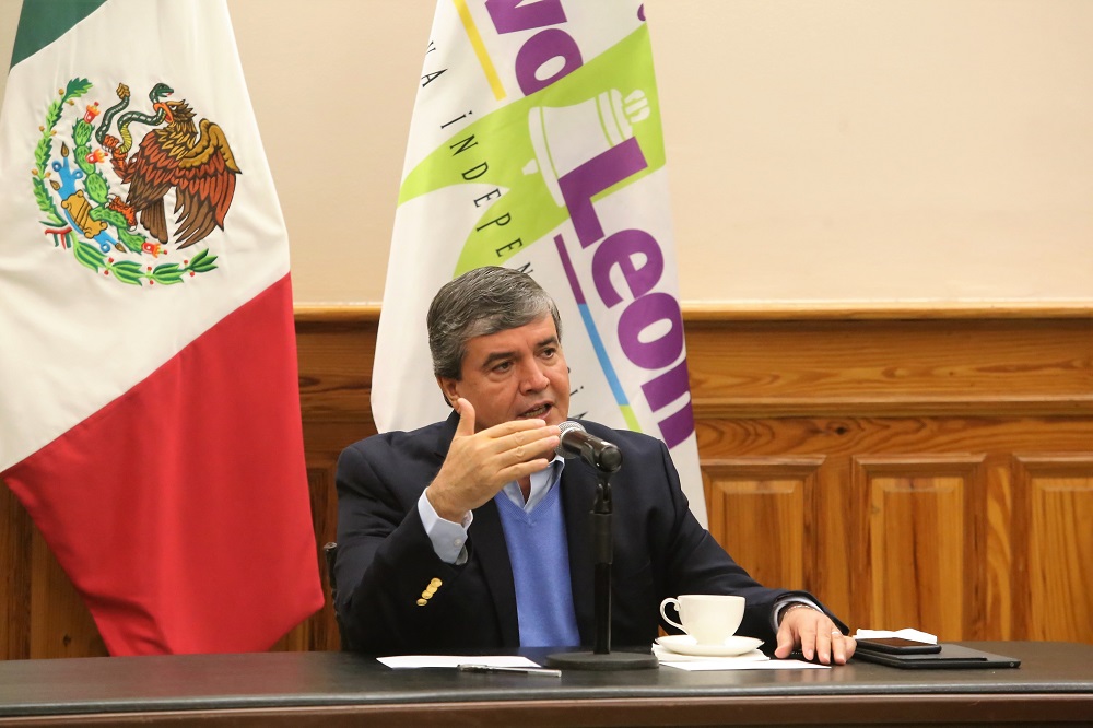 El gobernador interino, Manuel González.