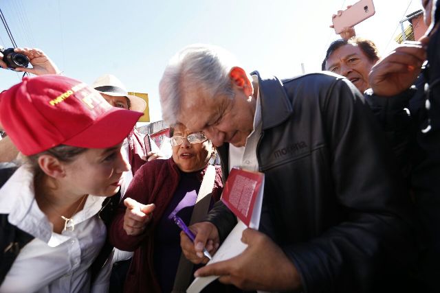 Andrés Manuel López Obrador, precandidato de Morena a la Presidencia, acude a Las Vigas para reunirse con simpatizantes