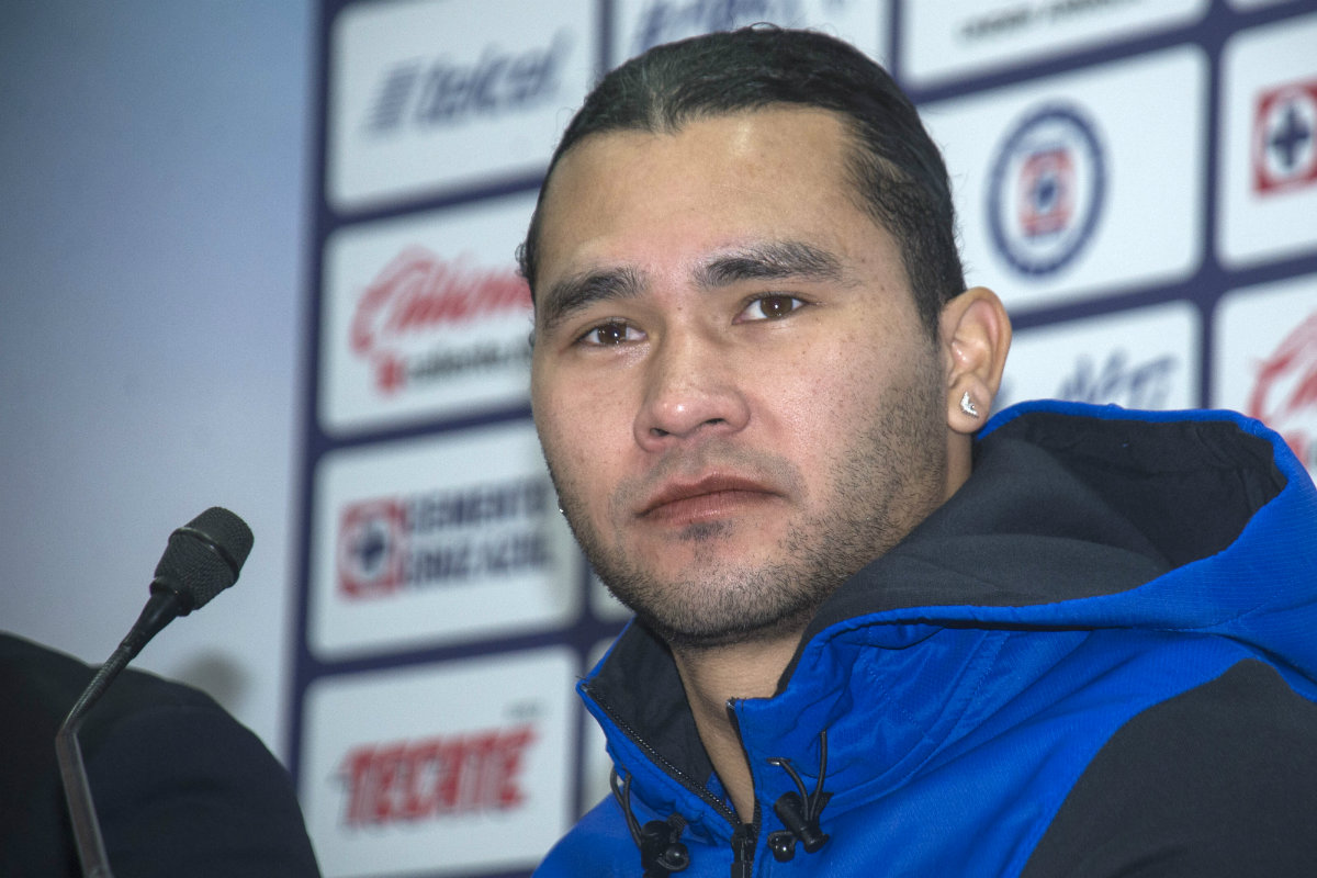 'Gullit' Peña en su presentación con Cruz Azul