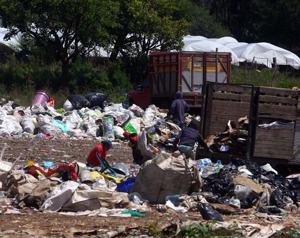 El sitio recibe alrededor de 2 mil toneladas de basura al día, refirió.