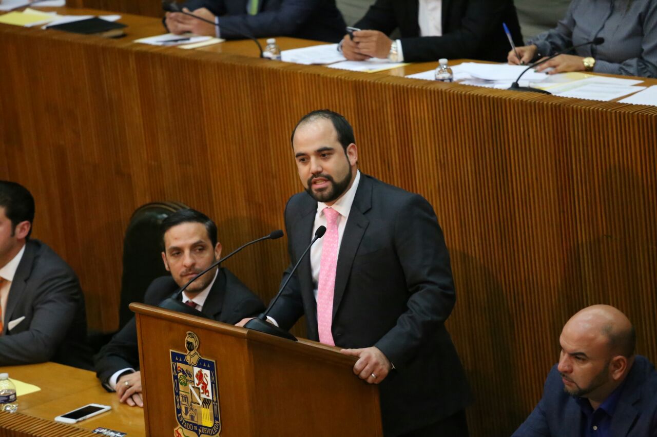 El diputado del PRI, Adrián Carlos Moreira 