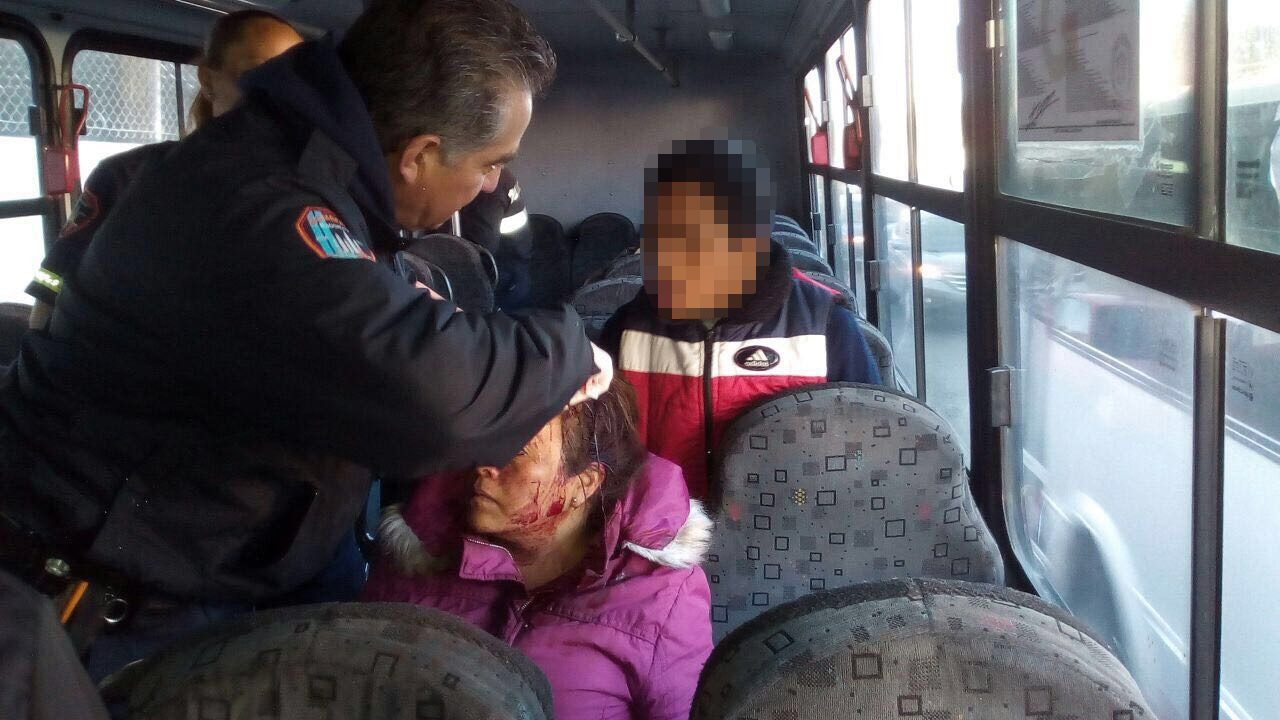 Los delincuentes huyeron del lugar.