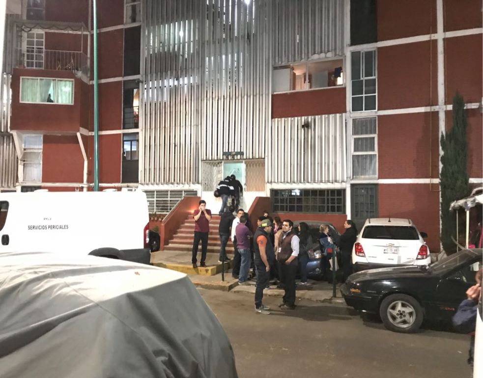 Vecinos afirman que llevaban varios días sin ver a los inquilinos del departamento.