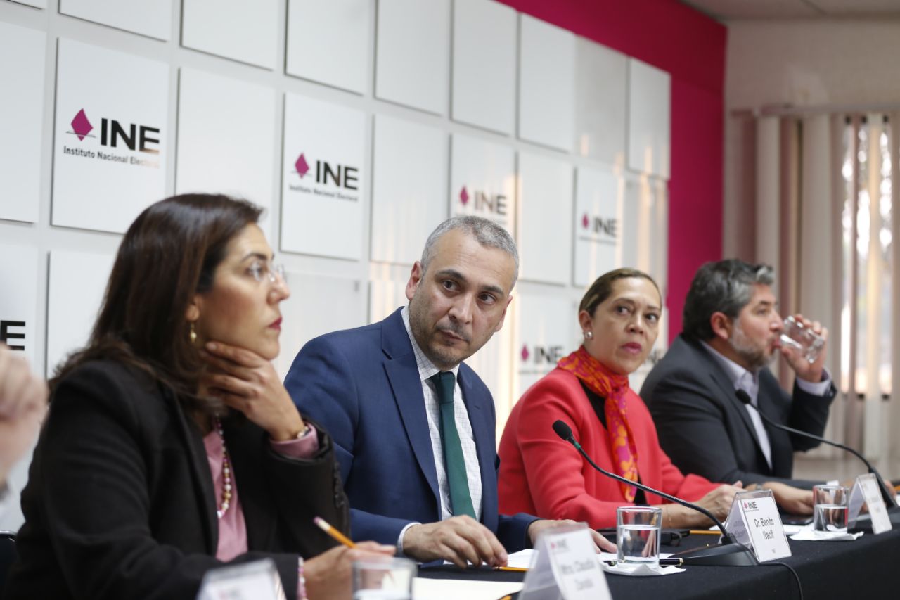 Conferencia de prensa con los consejeros del INE, Claudia Zavala, Benito Nacif y Adriana Favela sobre la recolecta de firmas de los candidatos indepen