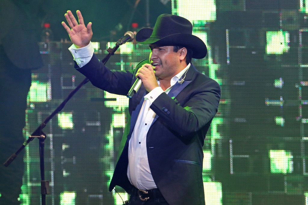 Julión Álvarez. 