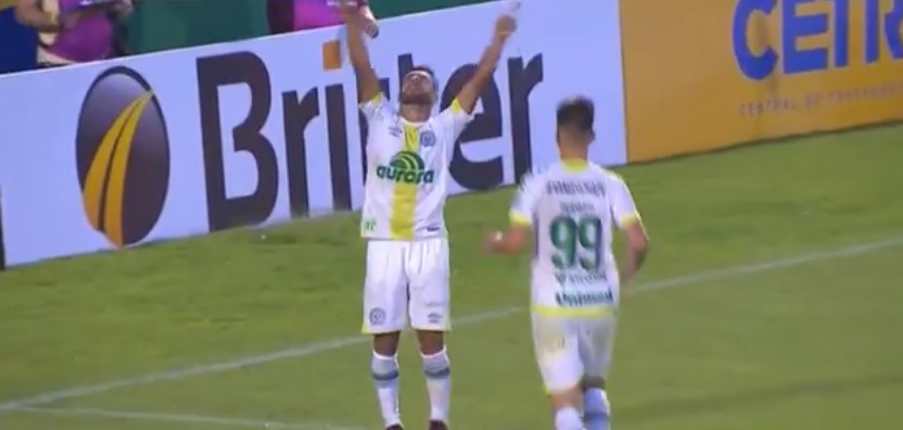 La emotiva celebración de Alan Ruschel, sobreviviente del Chapecoense