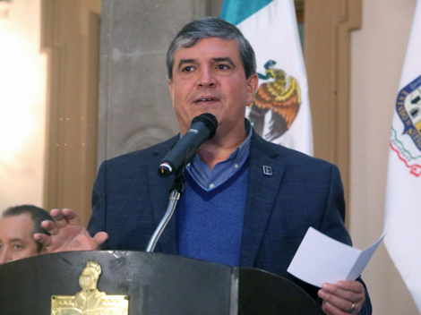 El gobernador interino, Manuel González Flores. 
