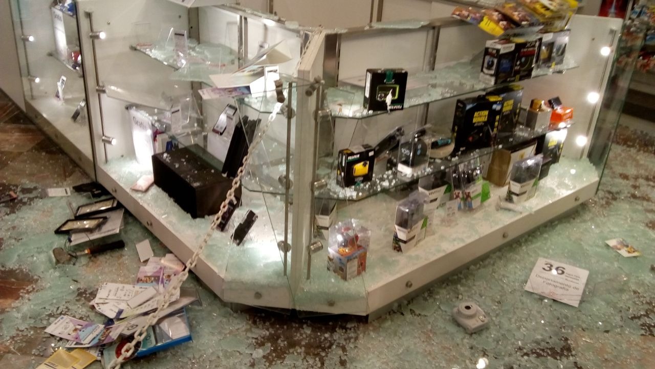 Al lugar llegaron policías de la Secretaría de Seguridad Pública para iniciar la investigación correspondiente.