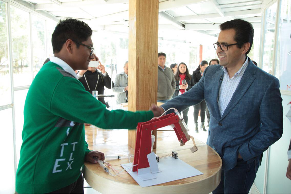 El Secretario de Educación Pública del Estado de Tlaxcala, Manuel Camacho Higareda, informó que aún no hay garantía para la entrega de uniformes gratu