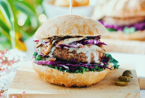 Inicia tu dieta con una deliciosa receta para preparar hamburguesas veganas. 