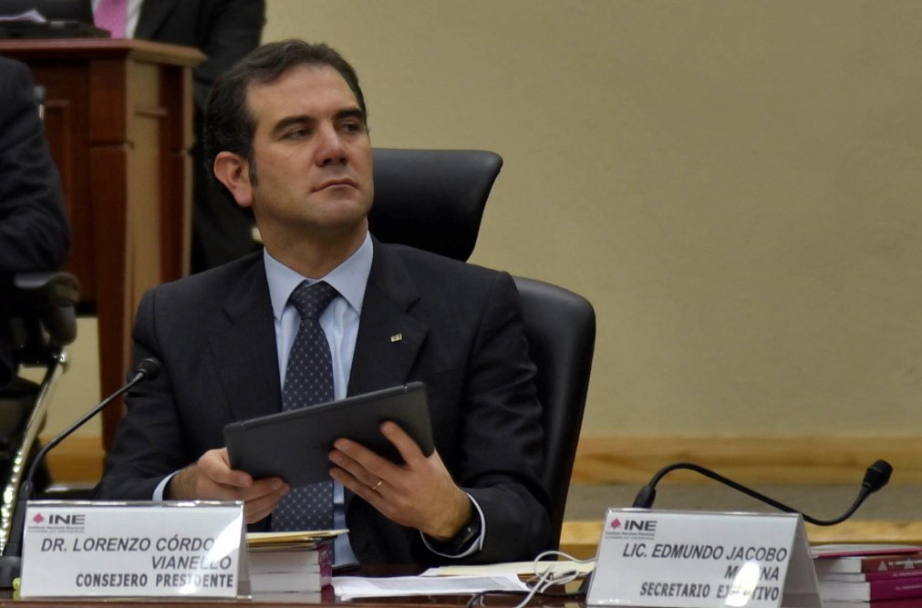 Lorenzo Córdova calificó de "burla" el hecho de que aspirantes a una candidatura independiente para diputados presenten firmas falsas.