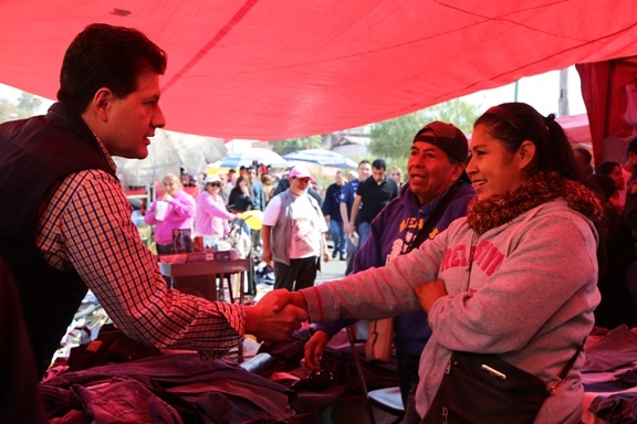 Víctor Hugo Lobo acordó con los líderes de comerciantes actualizar el padrón, para evita su incremento indiscriminado y la venta de mercancías de dudo