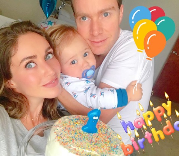Anahí festeja primer cumpleaños de su hijo.