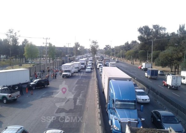 El bloqueo duró menos de una hora, de acuerdo con el Centro de Información Vial de la Secretaría de Seguridad Pública de la Ciudad de México.