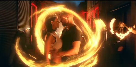 Eiza González y Timberlake se besan en "Supplies"