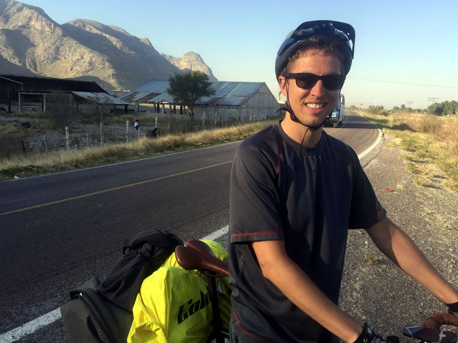 El joven comenzó la aventura a la edad de 34 años.