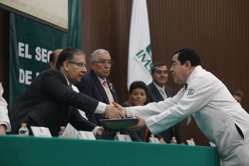 Enrique Doger Guerrero, delegado del Instituto Mexicano del Seguro Social (IMSS), dejará el cargo una vez emitida la convocatoria para buscar gobernat