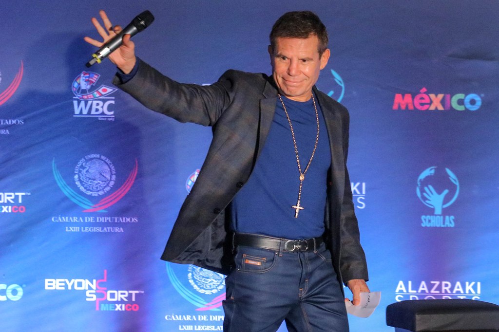 Julio César Chávez, homenajeado previo al estreno de El César 