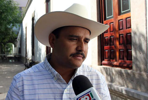 El ex alcalde se encontraba con Fidel Coronel Coronel.