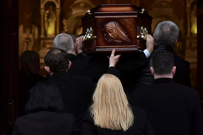 Está previsto que el funeral de O'Riordan tenga lugar el martes en su pueblo natal de Ballybricken.