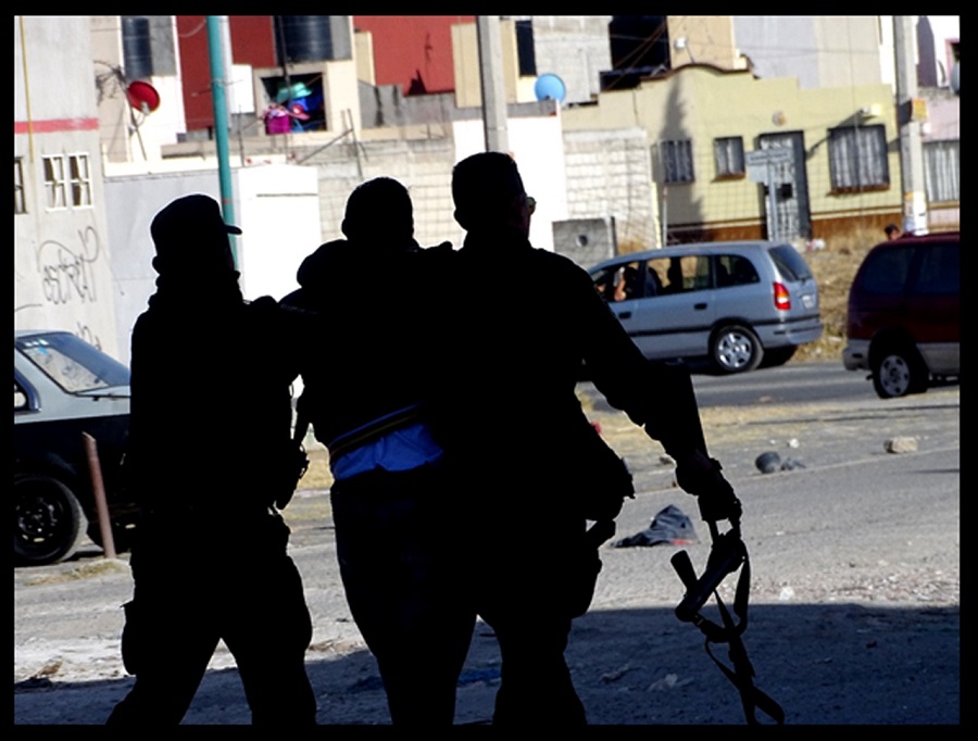 6 detenidos. 