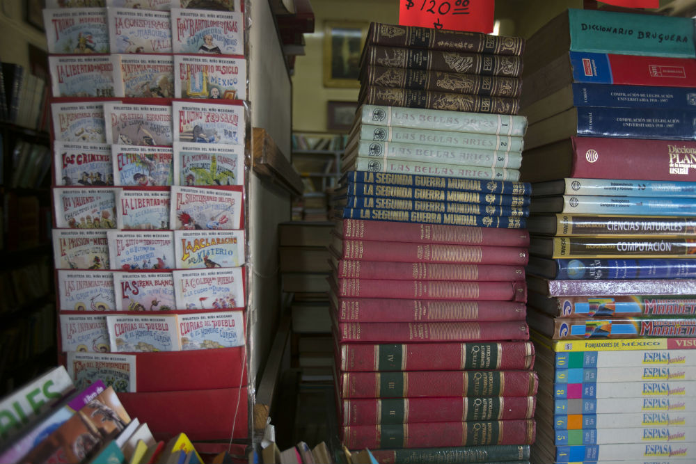 La librería de viejo Jimena tenía como cliente asiduo a Carlos Monsiváis.